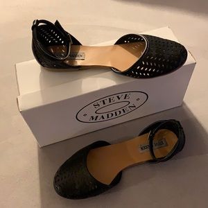WORN ONCE! Steve Madden Black Flats 8/12